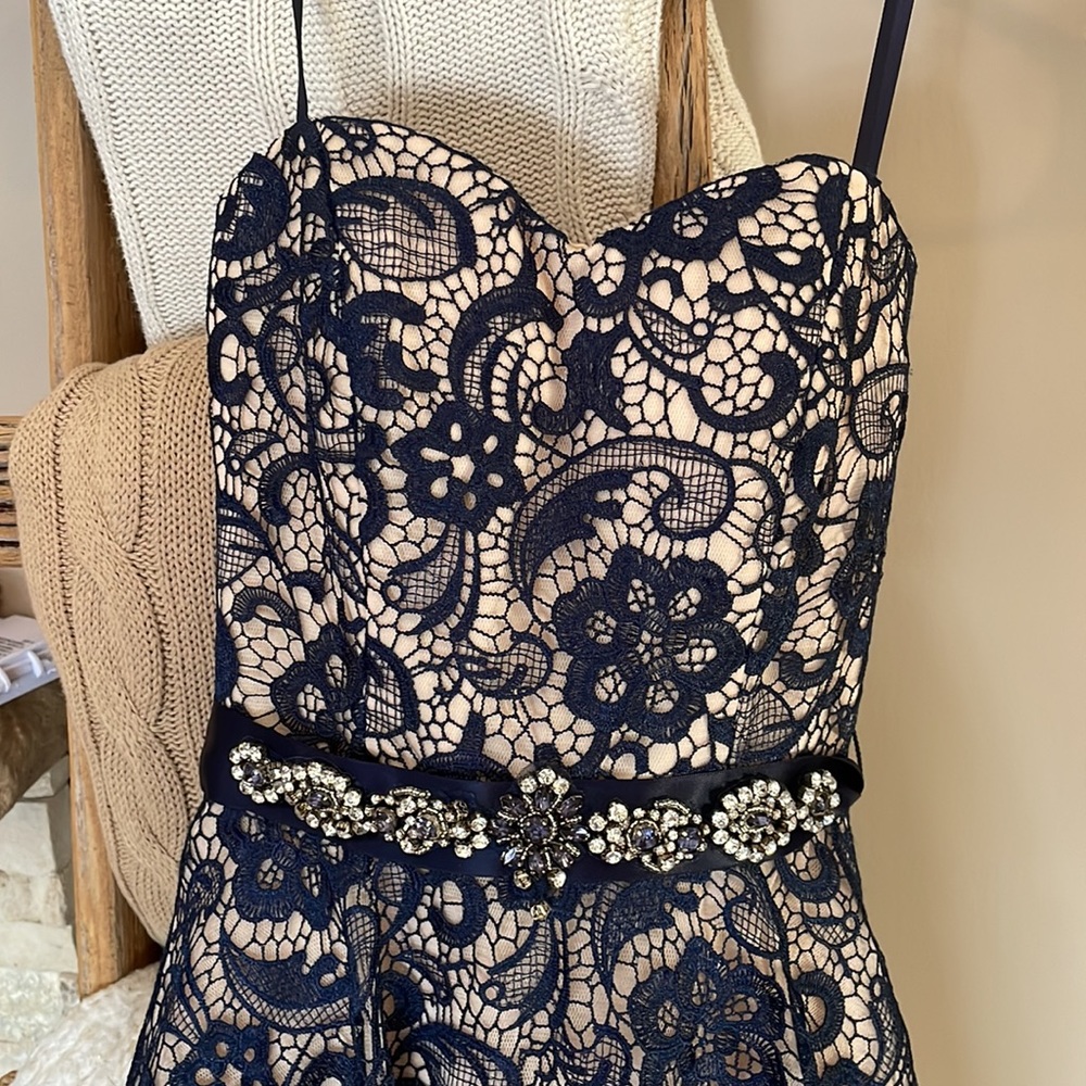PROM DRESS - Picture 3 of 5